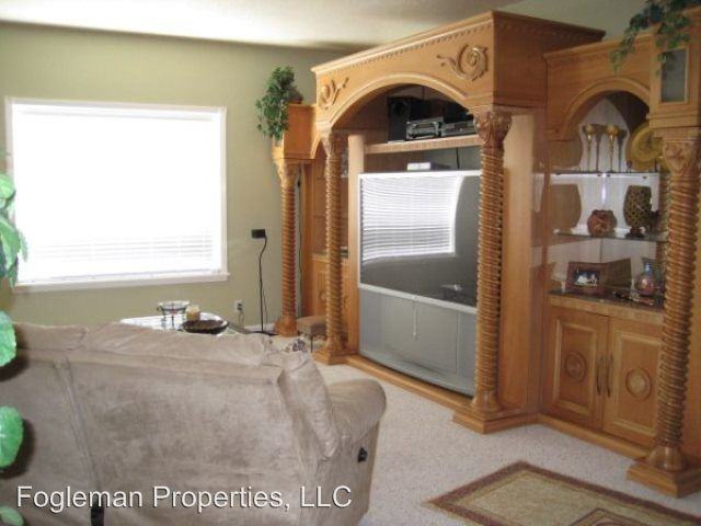 107 Northeast Thunder Street - Photo 3 of 29