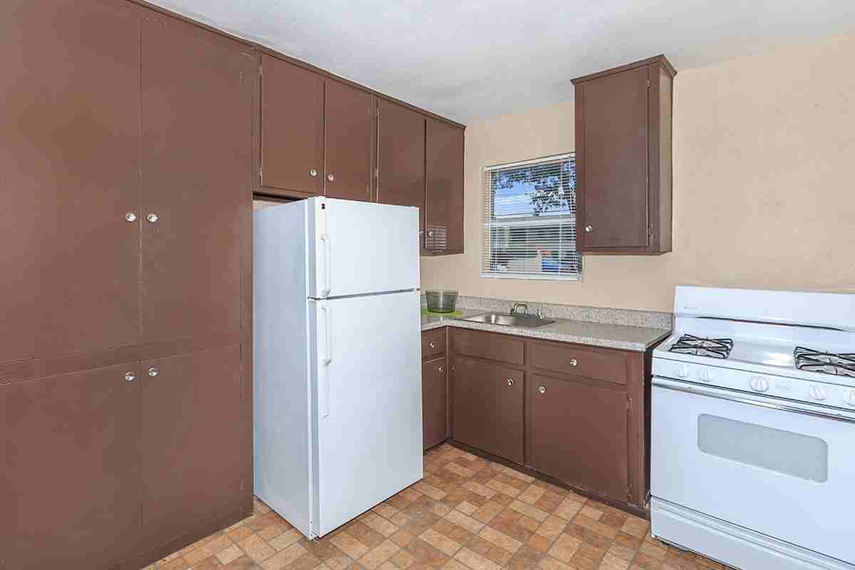 Patricia Manor - Photo 3 of 10