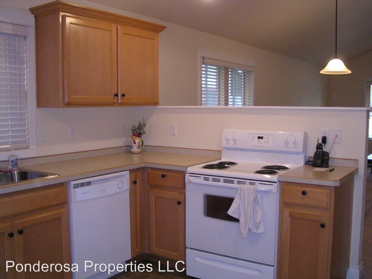 335 S Cottonwood St - Photo 2 of 5