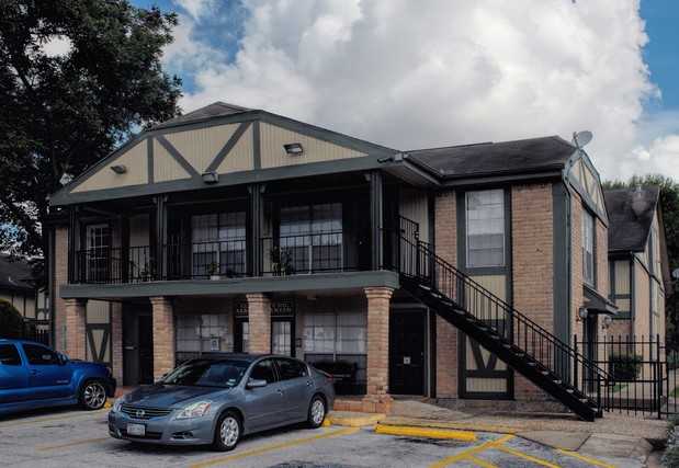 Brompton Square - Photo 2 of 3