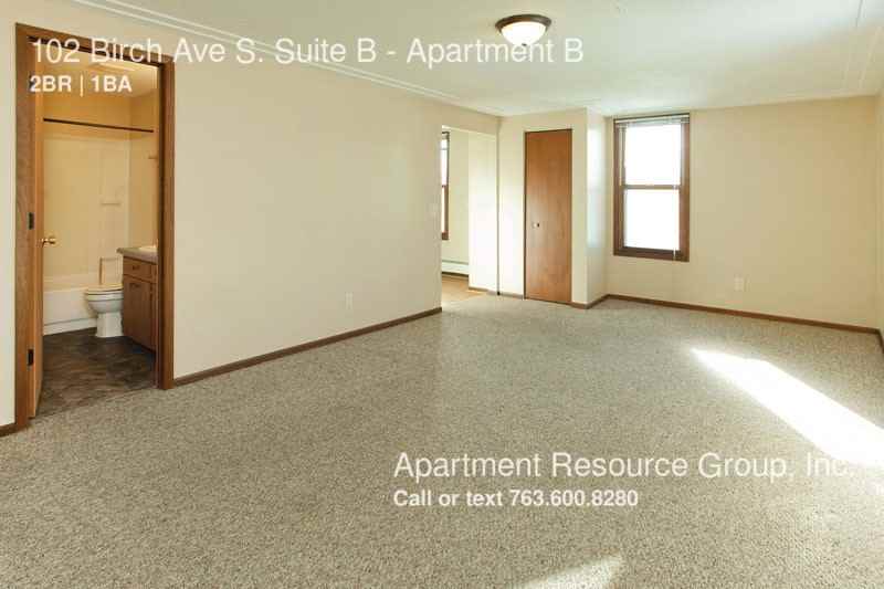 102 Birch Ave S #b - Photo 2 of 11