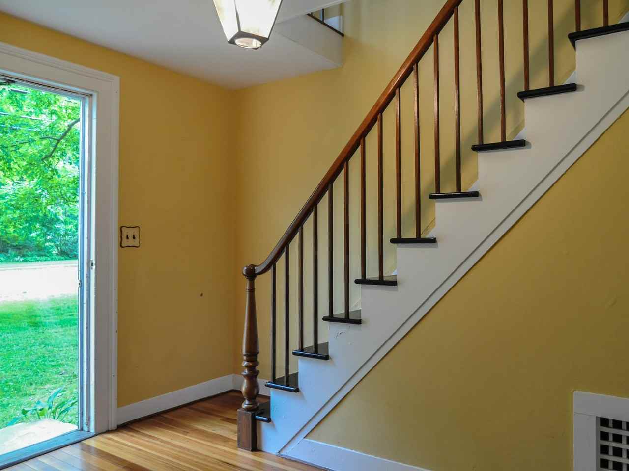 29 Hollow Rd - Photo 3 of 13