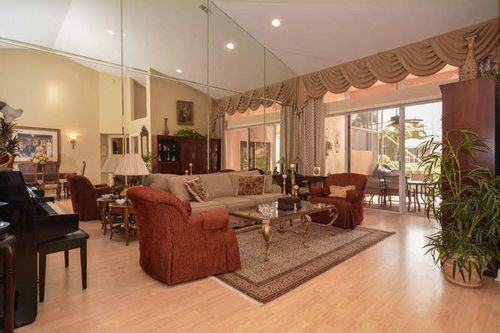 5093 Windsor Parke Dr - Photo 2 of 5