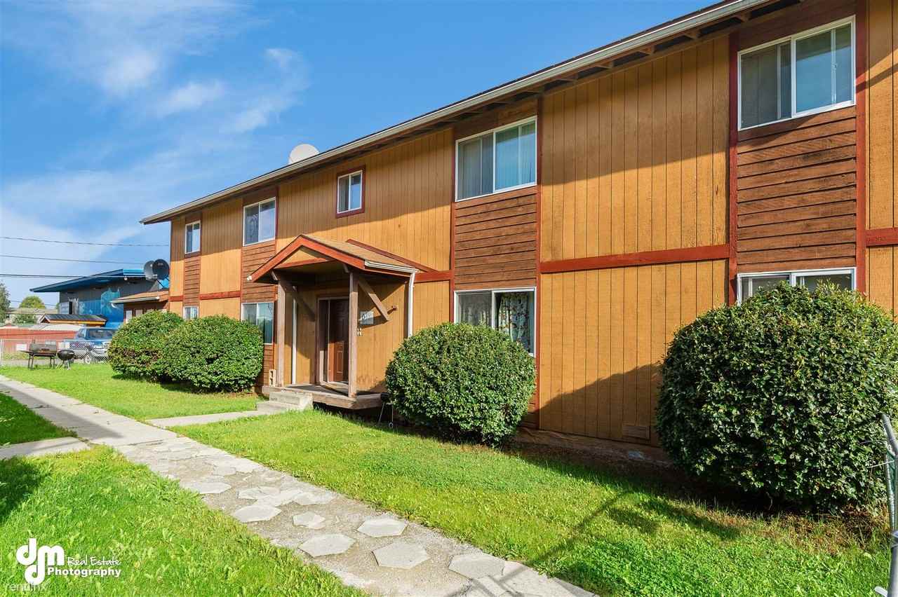 200 N Flower St - Photo 2 of 23