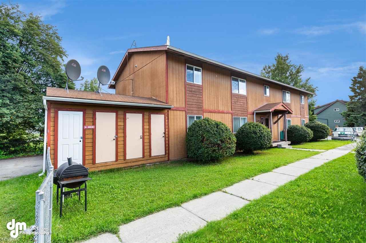 200 N Flower St - Photo 3 of 23