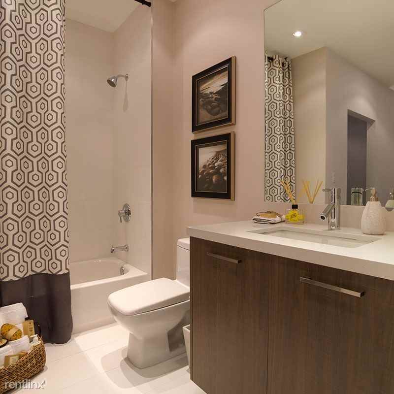 828 SW 20th Ave - Photo 2 of 7