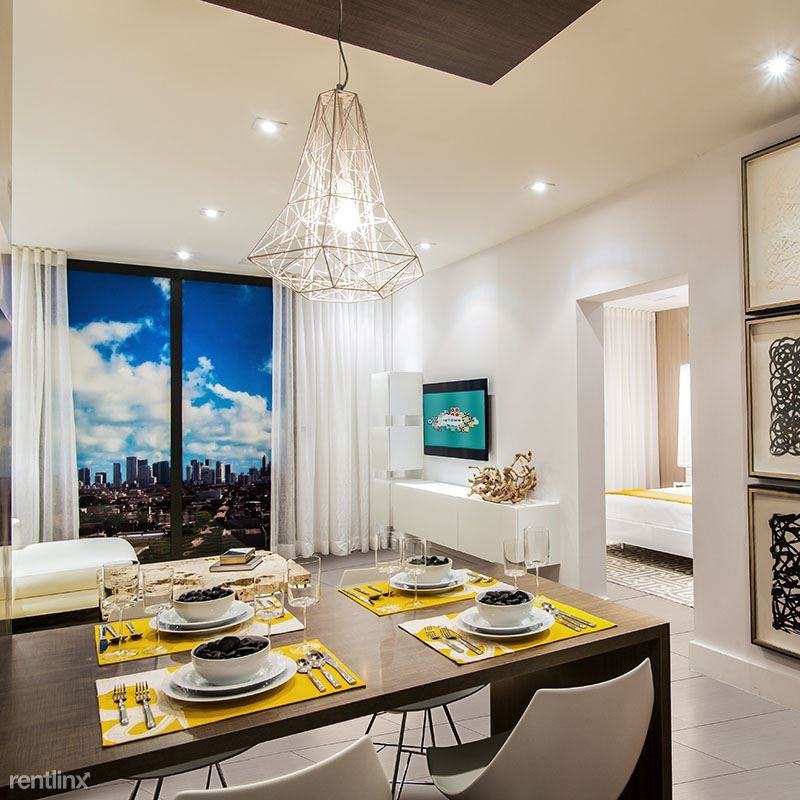 828 SW 20th Ave - Photo 3 of 7