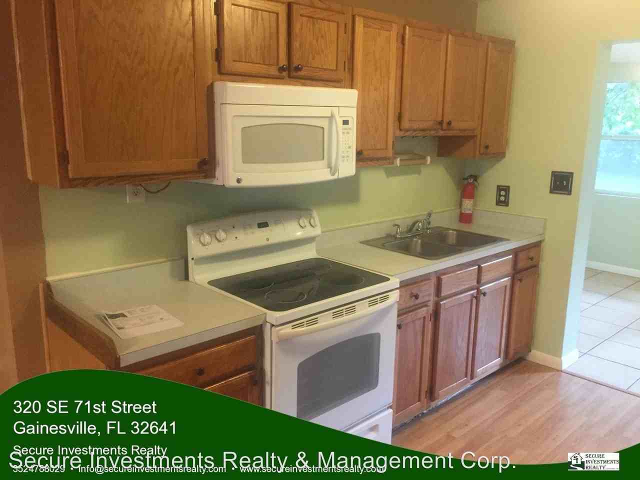 320 SE 71st St - Photo 3 of 11