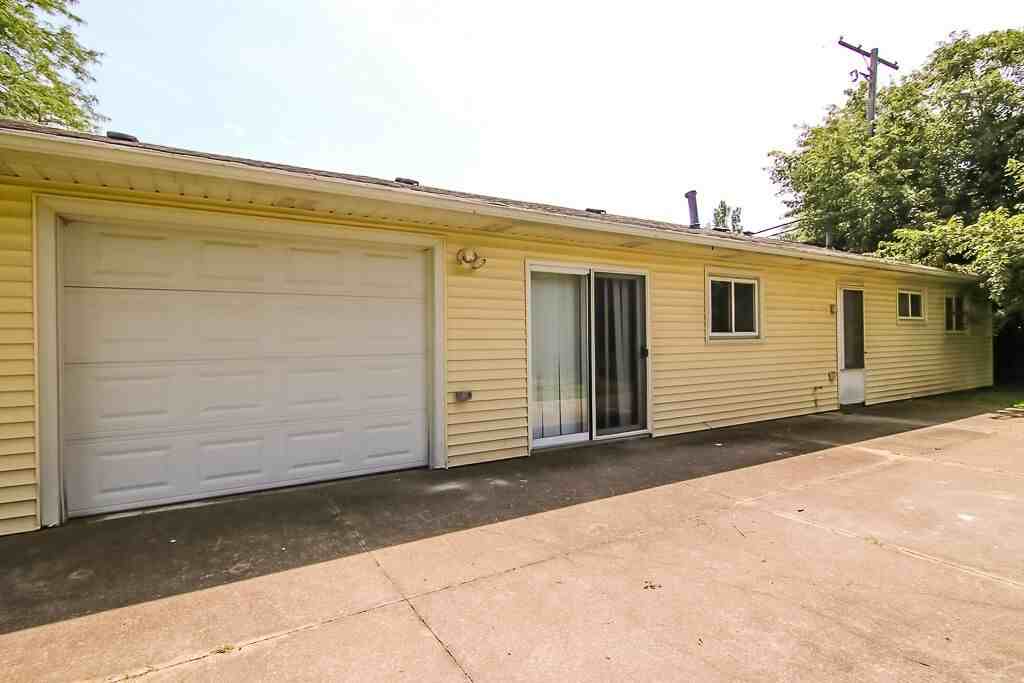 24245 Uppingham Rd - Photo 3 of 29