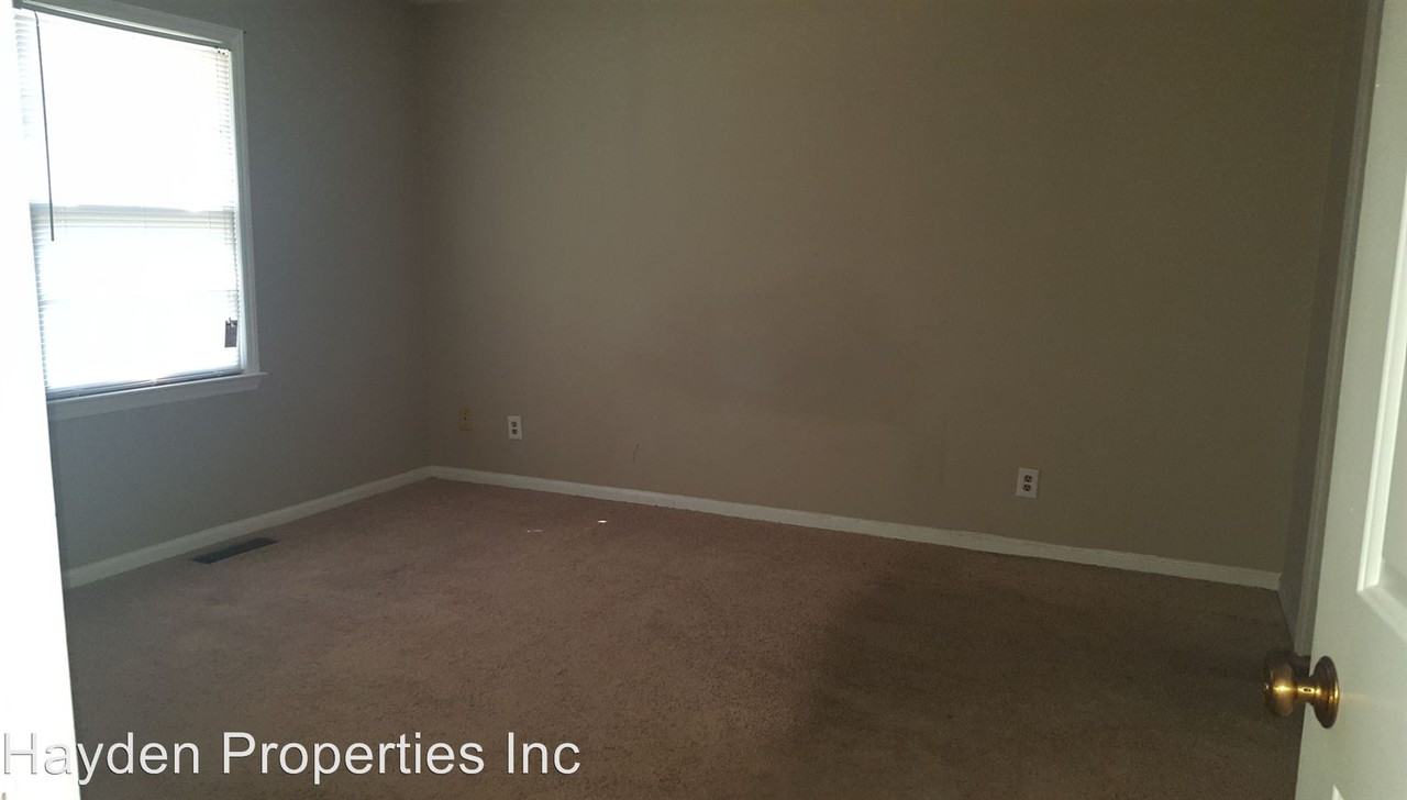 408 Hawthorne St - Photo 2 of 6