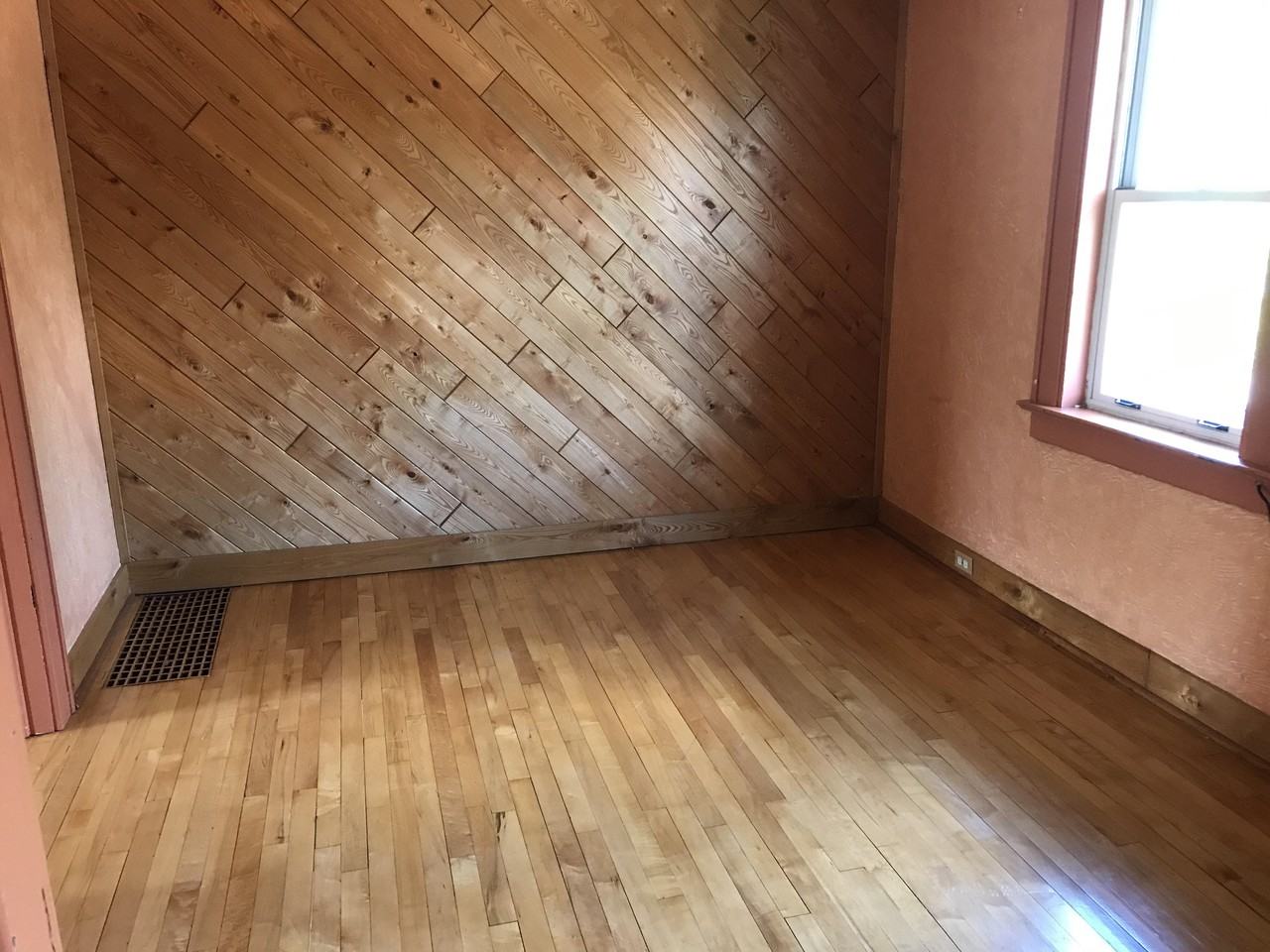 1124 99th Ave W - Photo 3 of 6