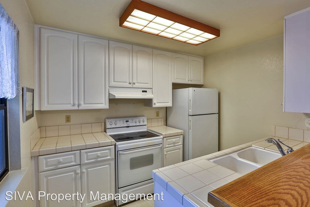 1336 Meadow Ridge Cir - Photo 2 of 28