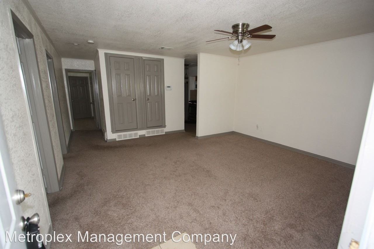 864 Lovers Ln - Photo 2 of 4