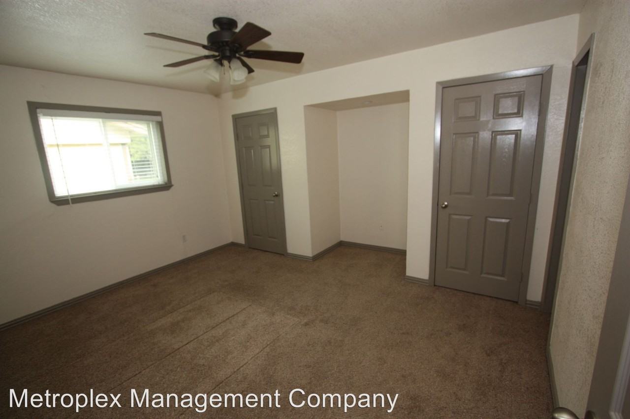 864 Lovers Ln - Photo 3 of 4