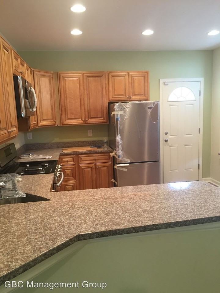 2101 Jefferson St - Photo 2 of 17