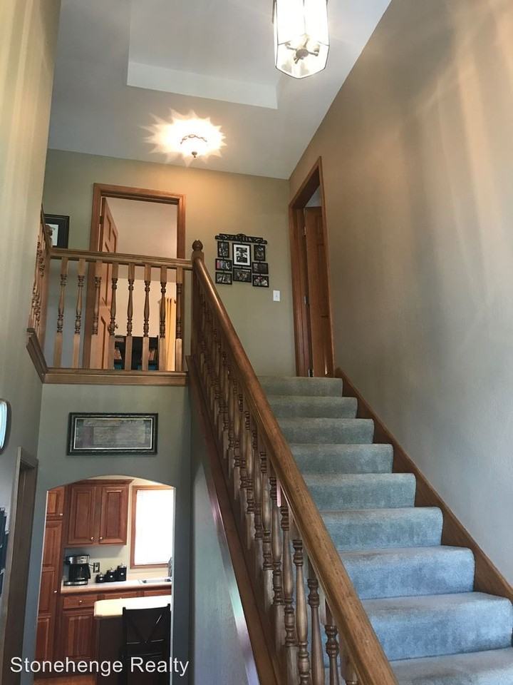 8043 Lea Ct - Photo 2 of 16