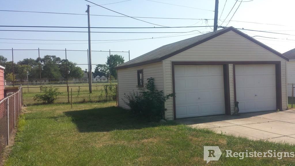 629 Moran Ave - Photo 2 of 8