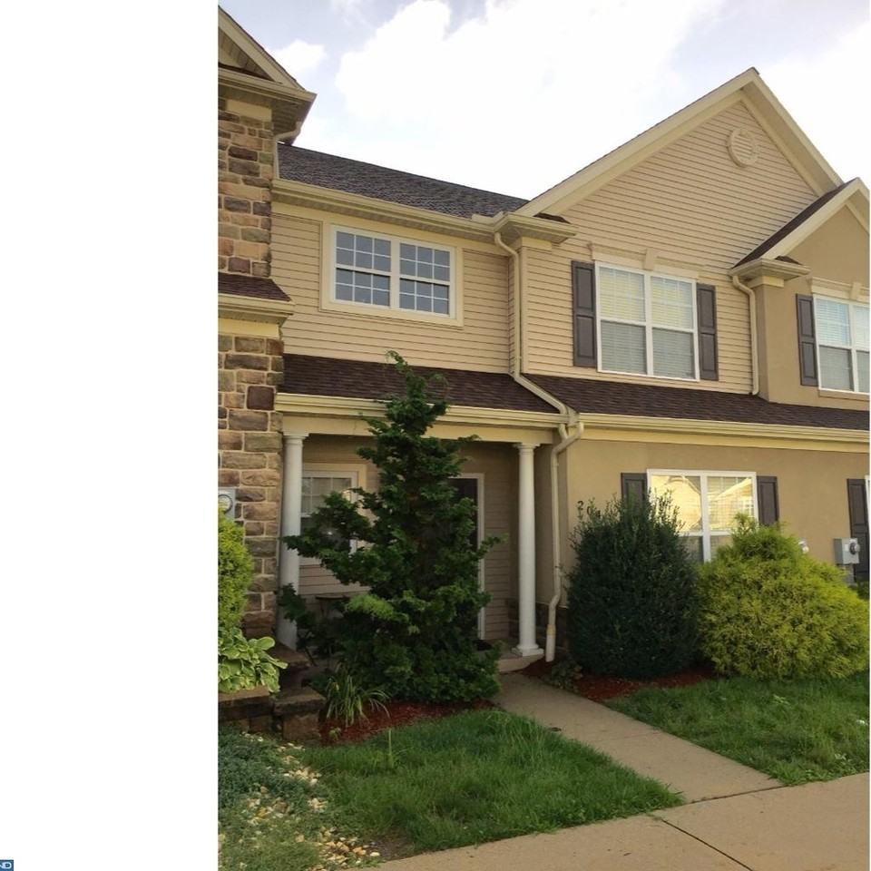 204 Silk Drive - Photo 2 of 17