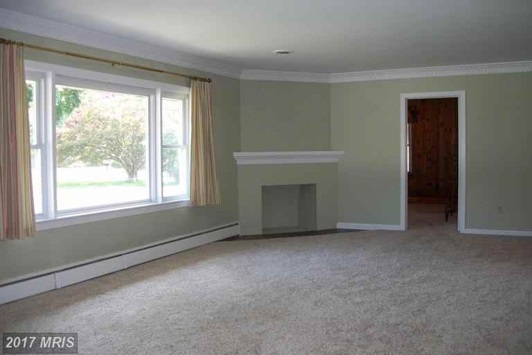 1404 Devils Reach Rd - Photo 3 of 30