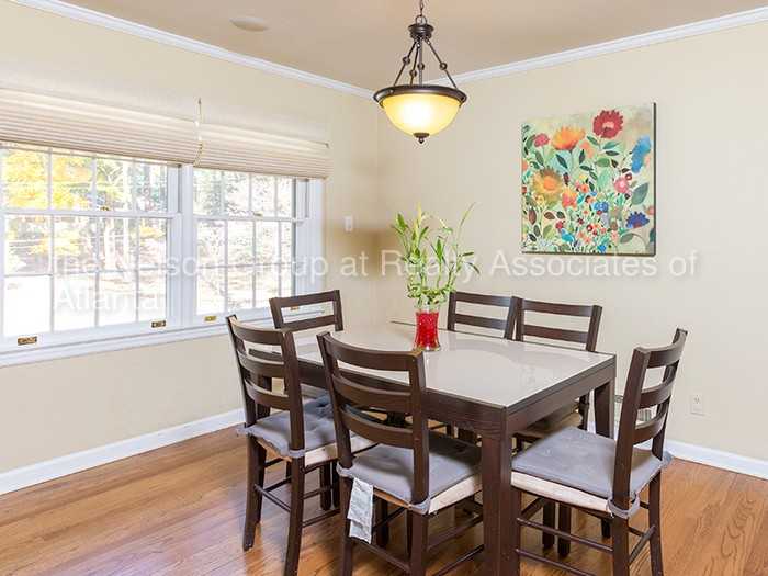822 Pinetree Dr - Photo 2 of 23