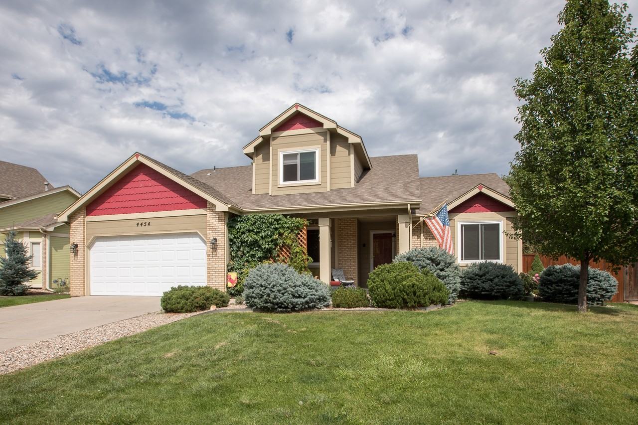 4454 Vista Drive - Photo 2 of 32