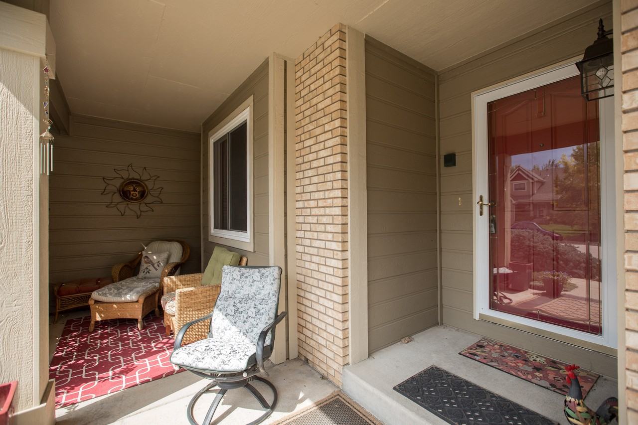 4454 Vista Drive - Photo 3 of 32