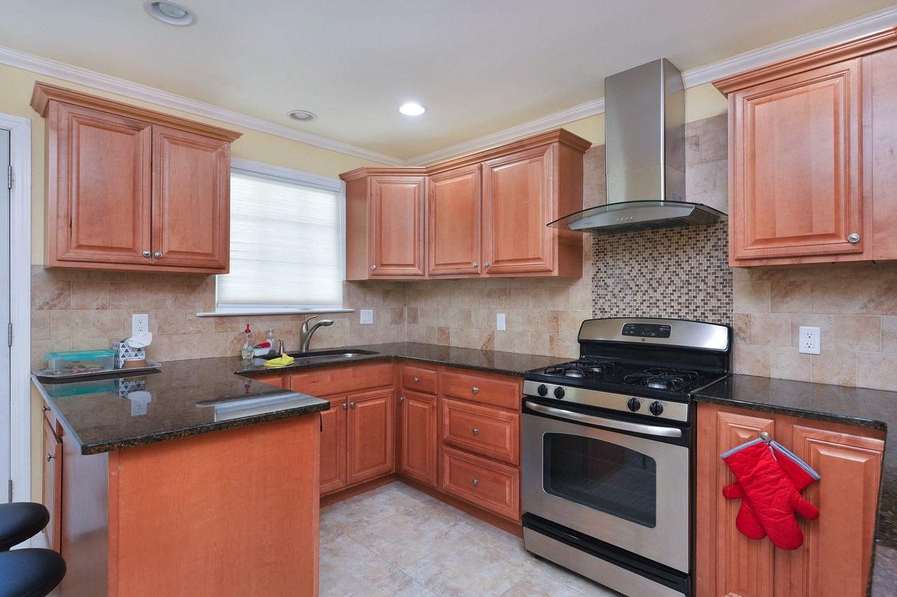 34 Marjorie Terrace - Photo 2 of 19