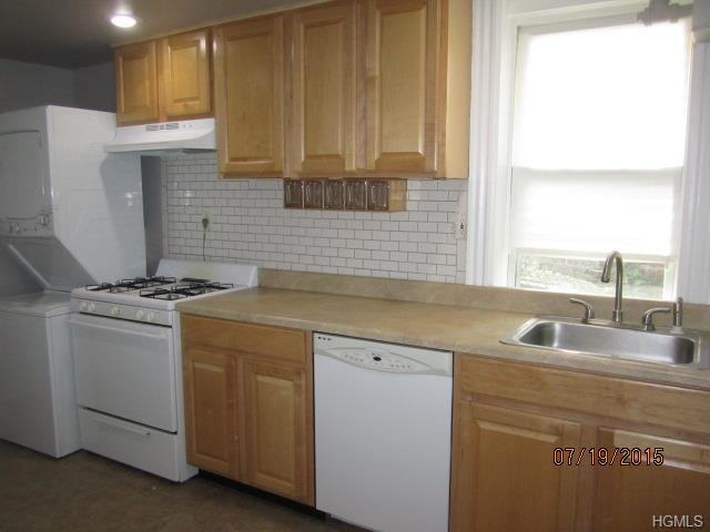 77 Jefferson St - Photo 3 of 13