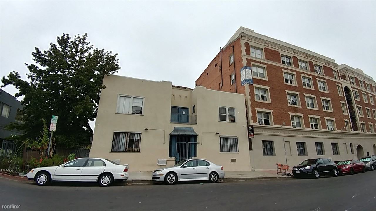 815 S Lake St - Photo 3 of 11