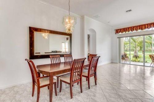 9526 Vercelli St - Photo 2 of 7