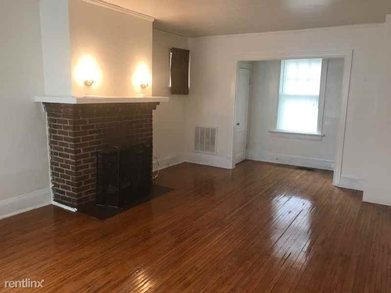 913 Dearing St - Photo 2 of 4