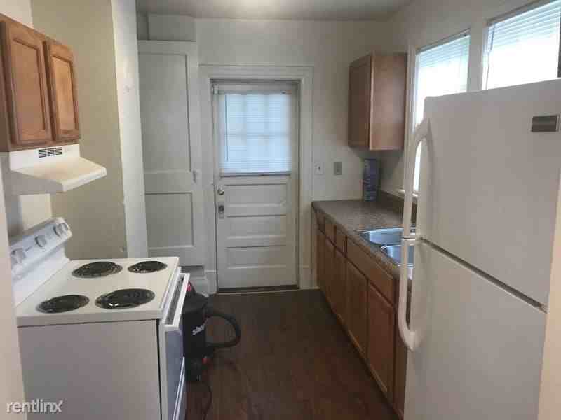 913 Dearing St - Photo 3 of 4