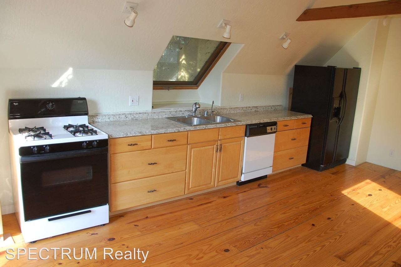 880 Puente Dr - Photo 2 of 8