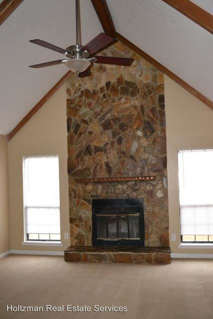 608 Trevor St - Photo 2 of 18