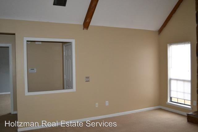 608 Trevor St - Photo 3 of 18