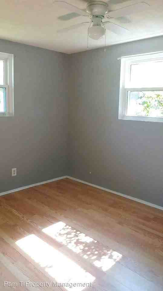 209 Chatham St - Photo 2 of 3