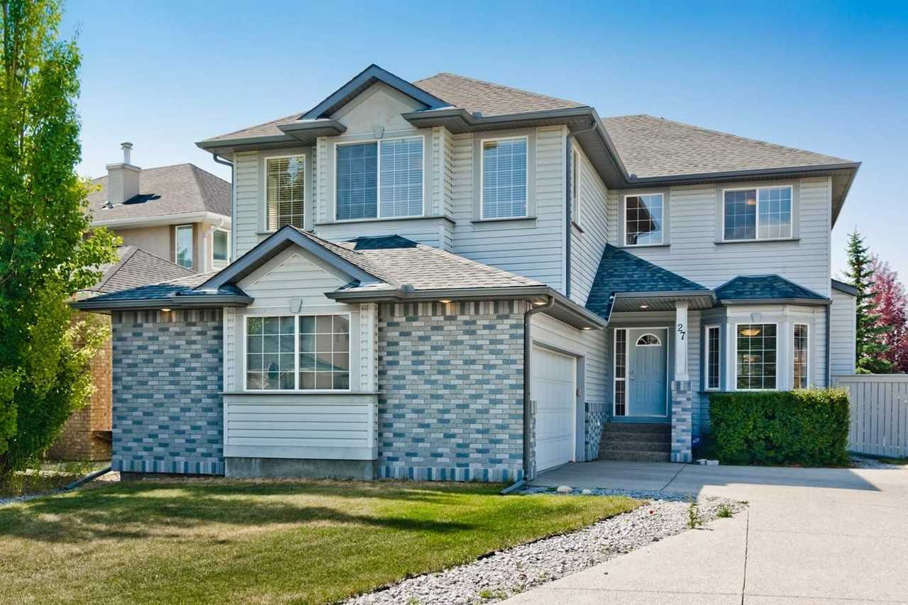 27 Simcoe Crescent SW - Photo 2 of 31