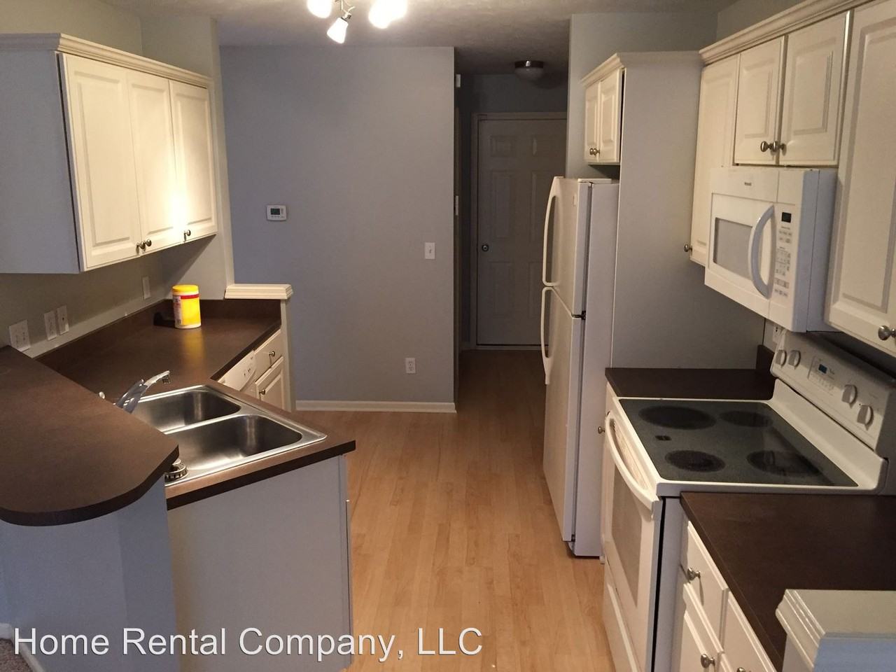 704 Stevens Pointe SE - Photo 2 of 16