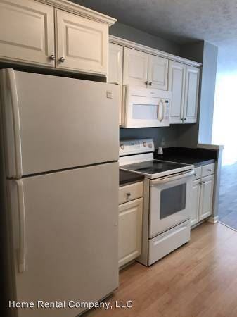 704 Stevens Pointe SE - Photo 3 of 16