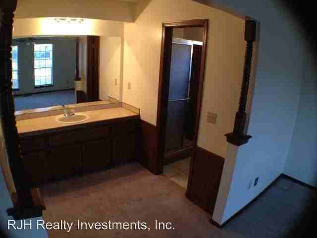 33 Springfield Dr - Photo 3 of 24