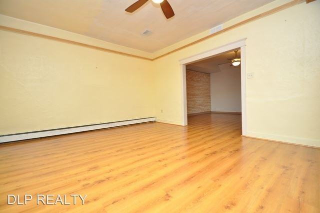 204 E Wood St - Photo 3 of 19