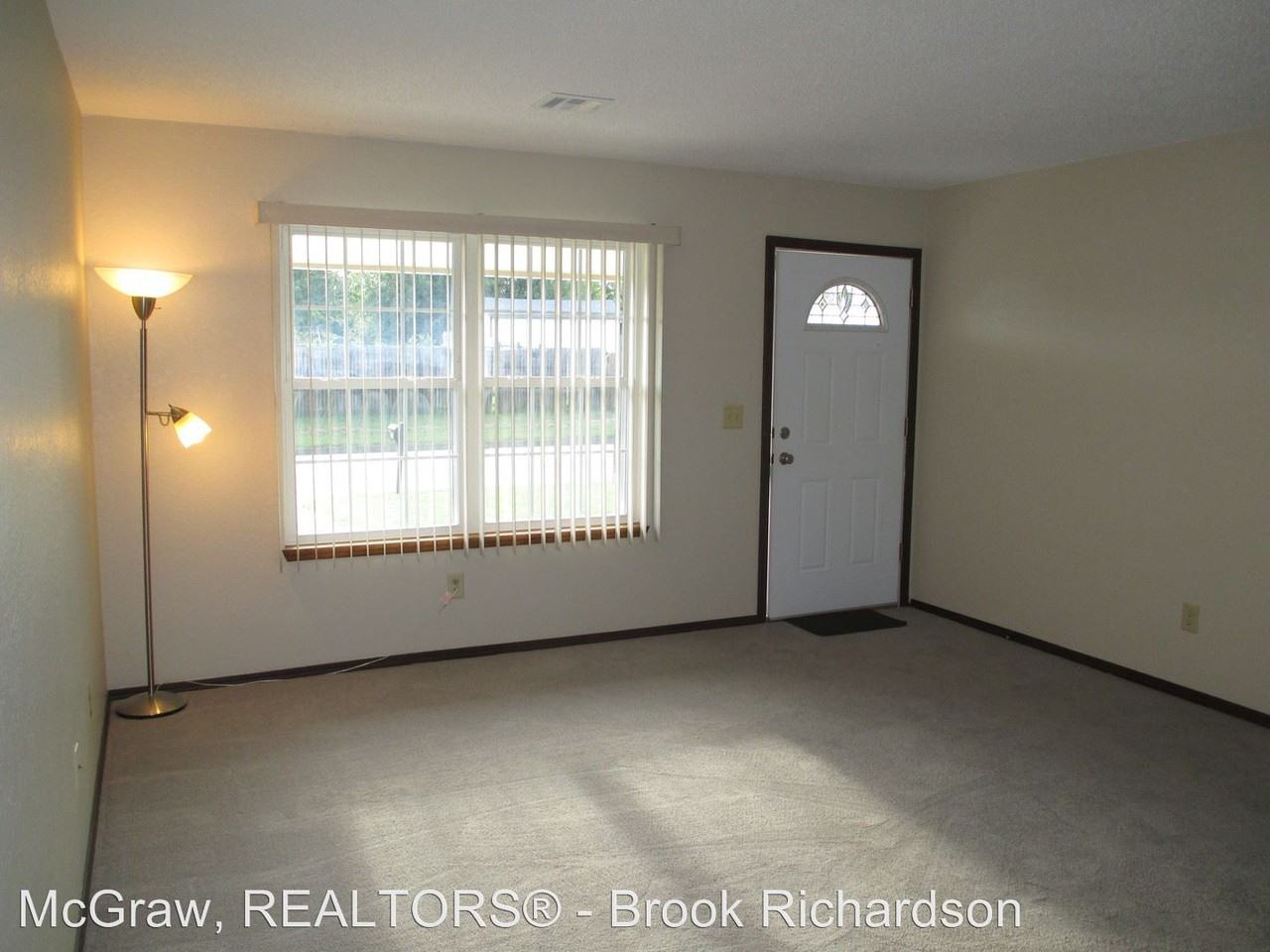 230 N Jennifer St - Photo 2 of 24