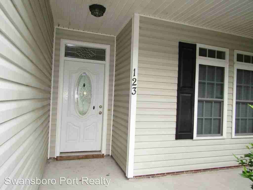 123 Forest Ln - Photo 2 of 19