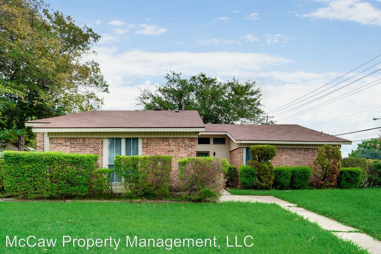 1000 Harness Ln - Photo 2 of 19