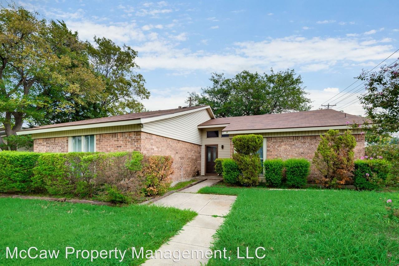 1000 Harness Ln - Photo 3 of 19