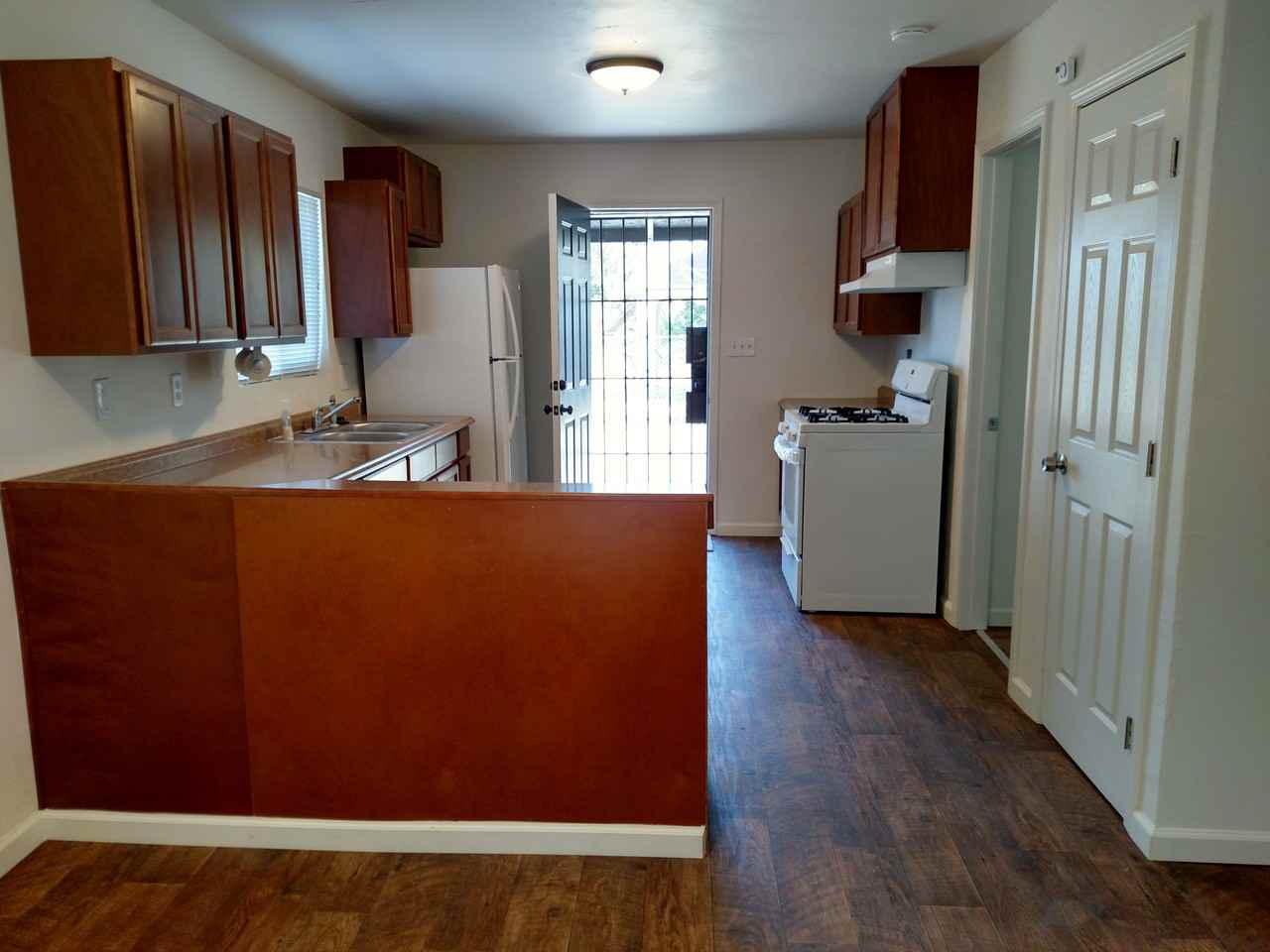 2700 Norwood Ave - Photo 3 of 10