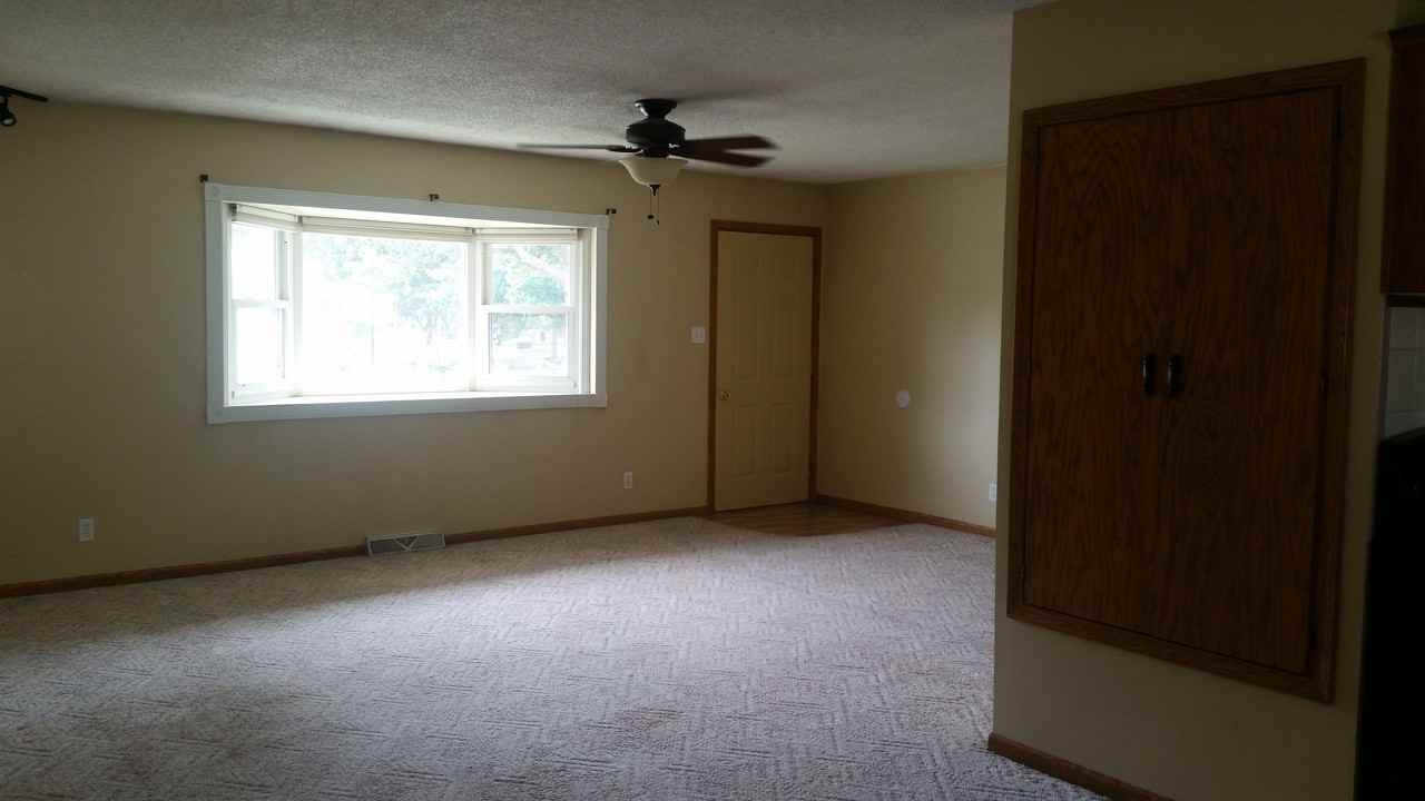 602 W 7th St - Photo 3 of 16