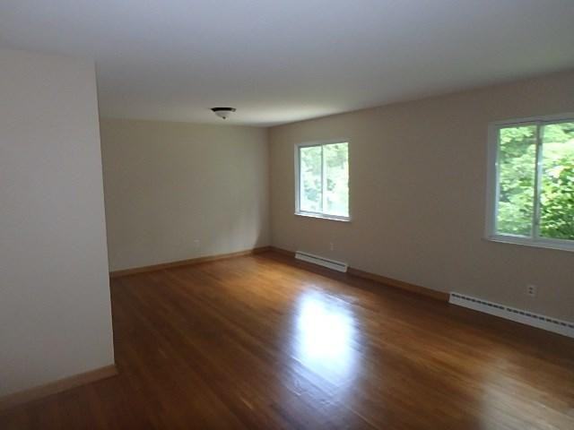 647 N Hawkins Ave - Photo 2 of 15