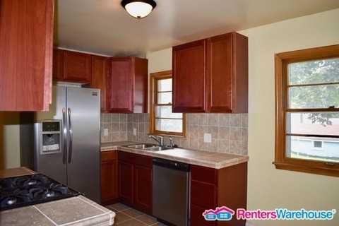 6712 Washburn Ave S - Photo 3 of 19