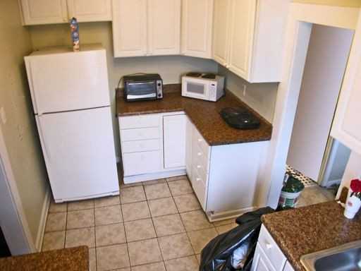 541 Springside Dr SE - Photo 3 of 9